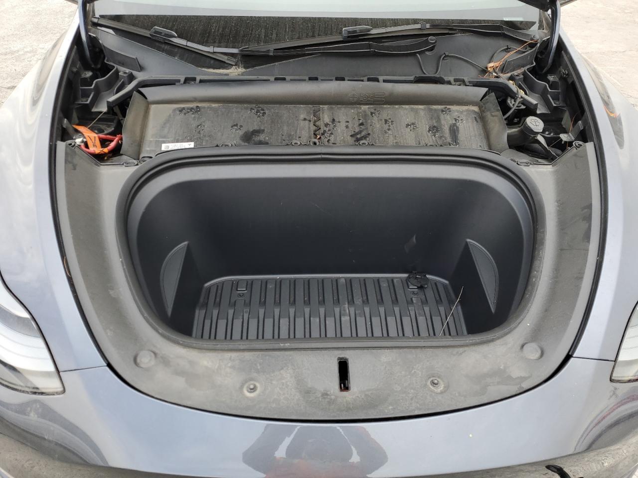 2023 Tesla Model Y VIN: 7SAYGDEE7PA209404 Lot: 92000725