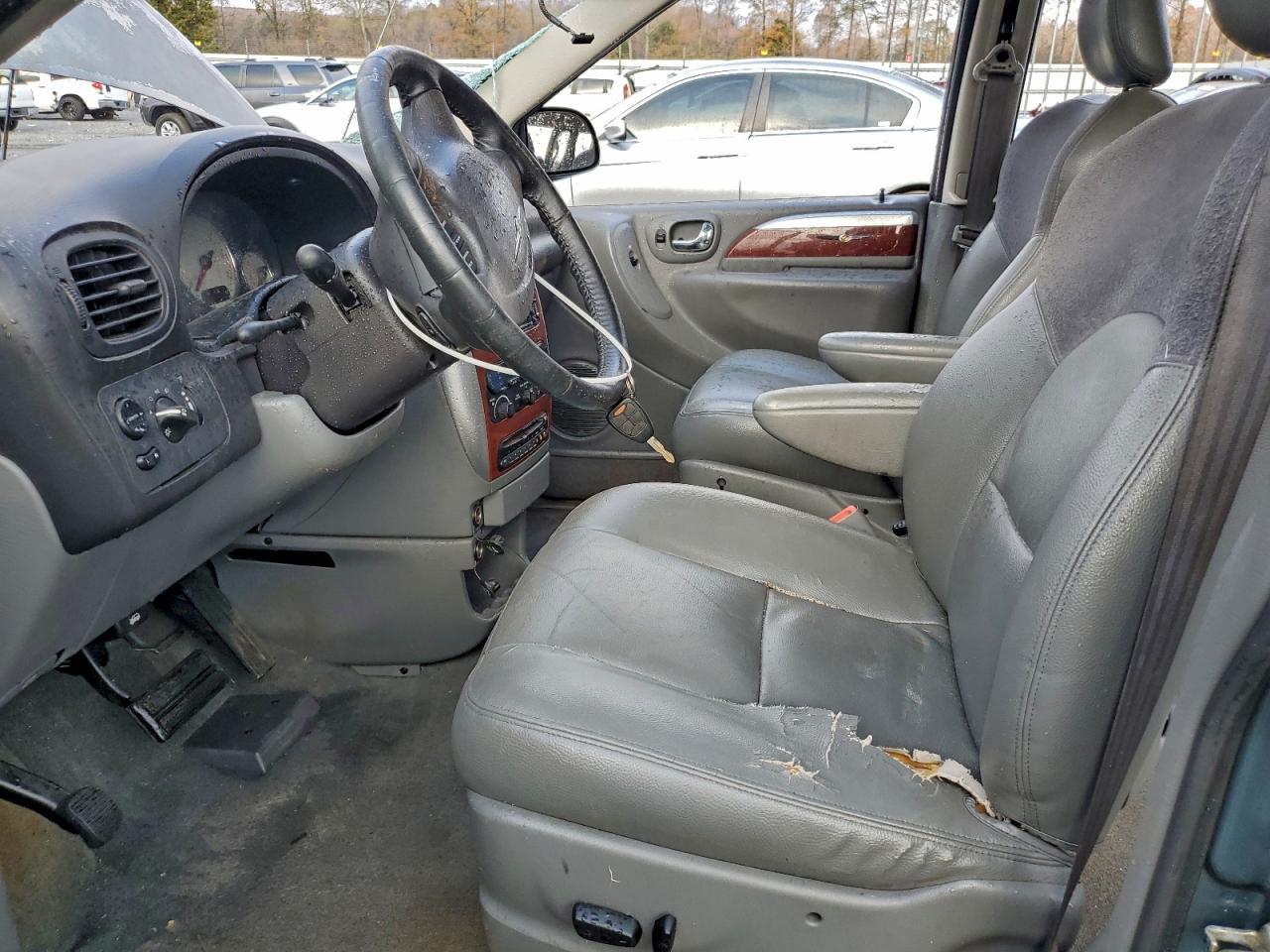 2005 Chrysler Town & Country Limited VIN: 2C8GP64L75R257816 Lot: 93820455