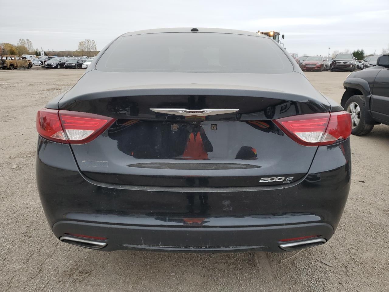 2015 Chrysler 200 S VIN: 1C3CCCBB3FN645651 Lot: 89812345