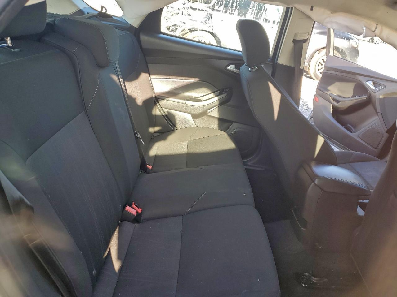 2017 Ford Focus Se VIN: 1FADP3K21HL278922 Lot: 94471225