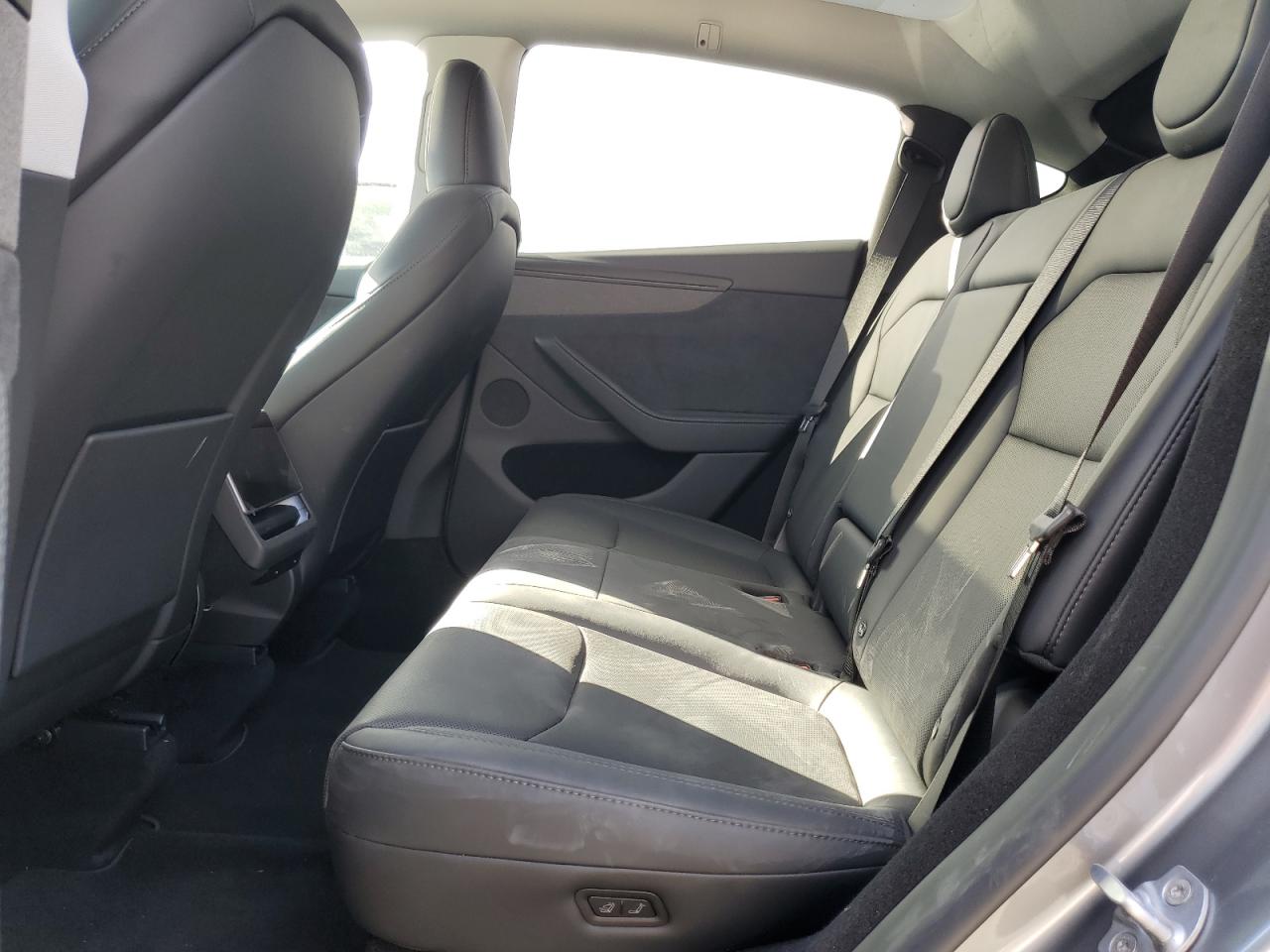 2026 Tesla Model Y VIN: 7SAYGDED2TF388438 Lot: 92654195