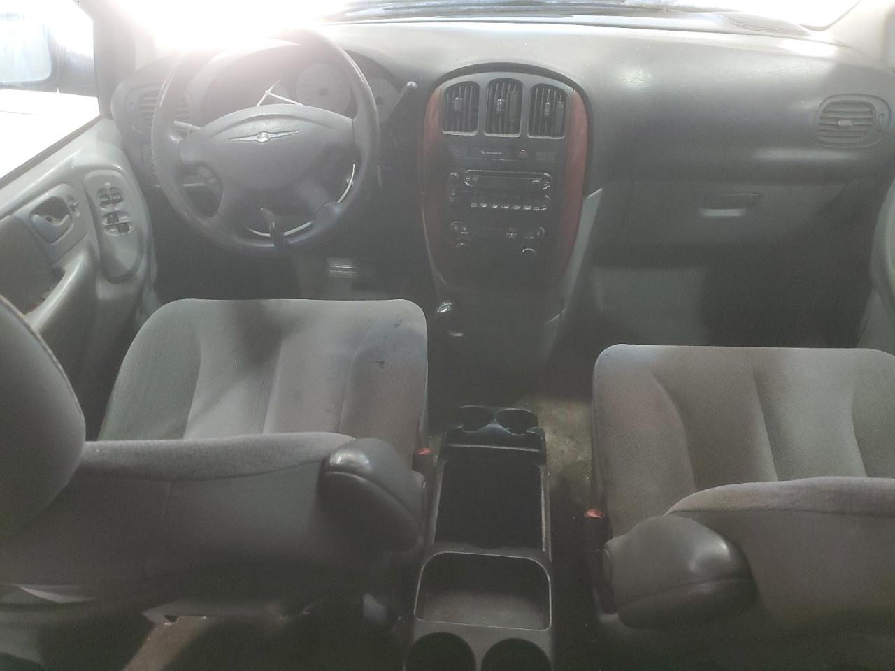 2006 Chrysler Town & Country VIN: 1A4GP45R26B620817 Lot: 92077055