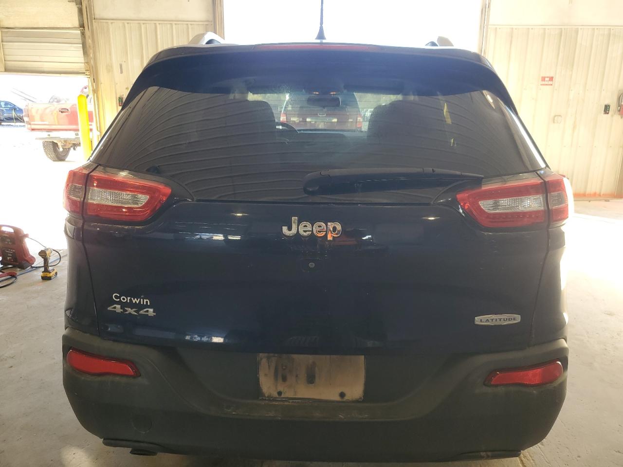 2015 Jeep Cherokee Latitude VIN: 1C4PJMCB0FW691925 Lot: 90706025
