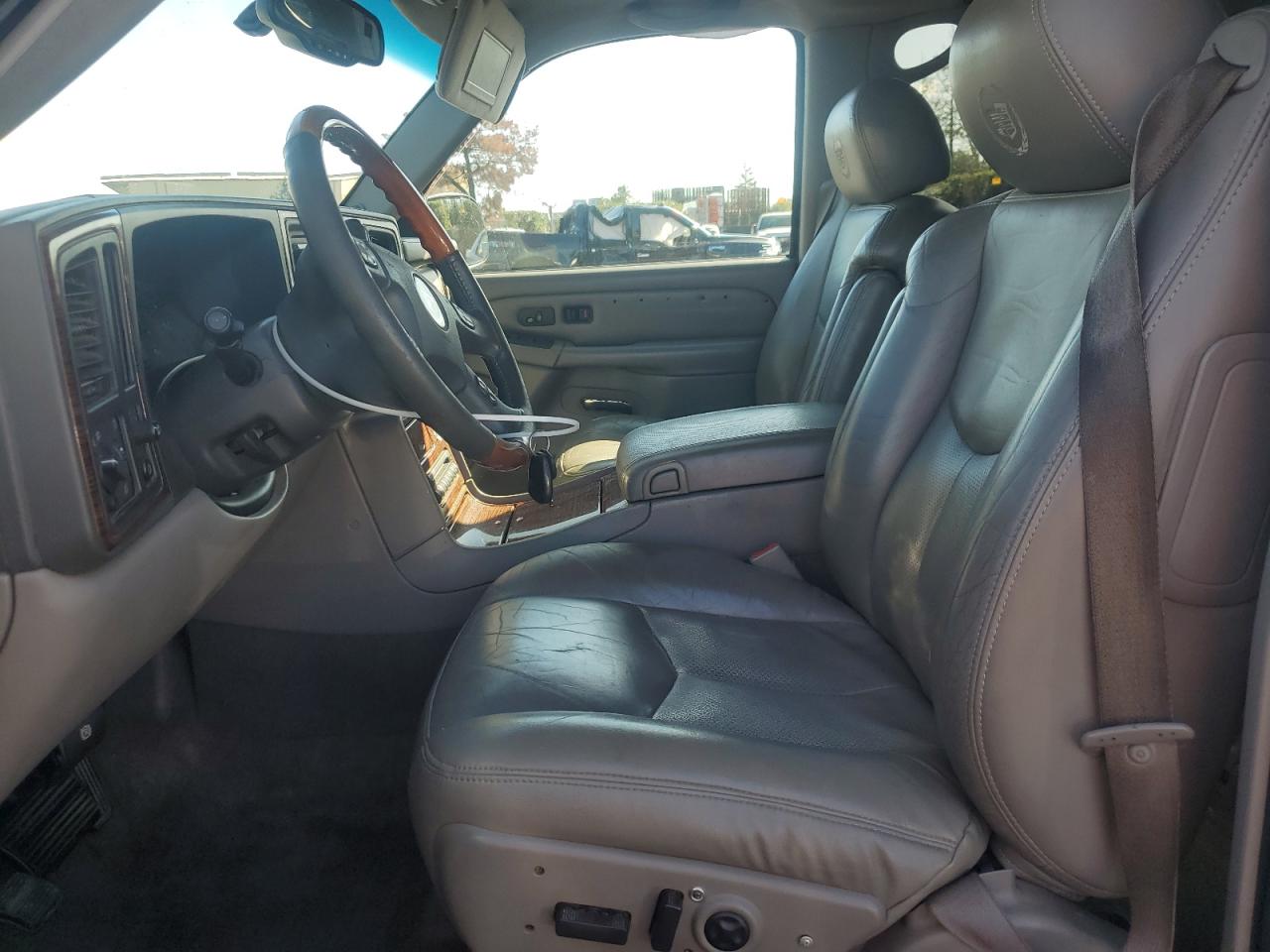 2004 Cadillac Escalade Luxury VIN: 1GYEK63N94R301338 Lot: 91884835