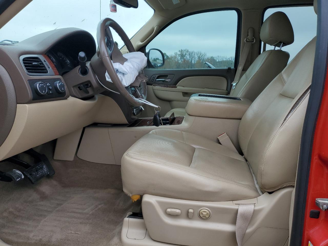 2011 Chevrolet Avalanche Ltz VIN: 3GNTKGE34BG213123 Lot: 92843255