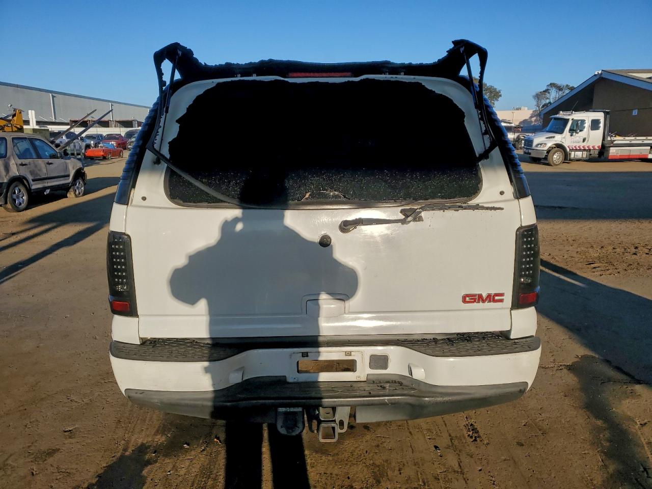 2005 GMC Yukon Denali VIN: 1GKEK63U15J128612 Lot: 94944655