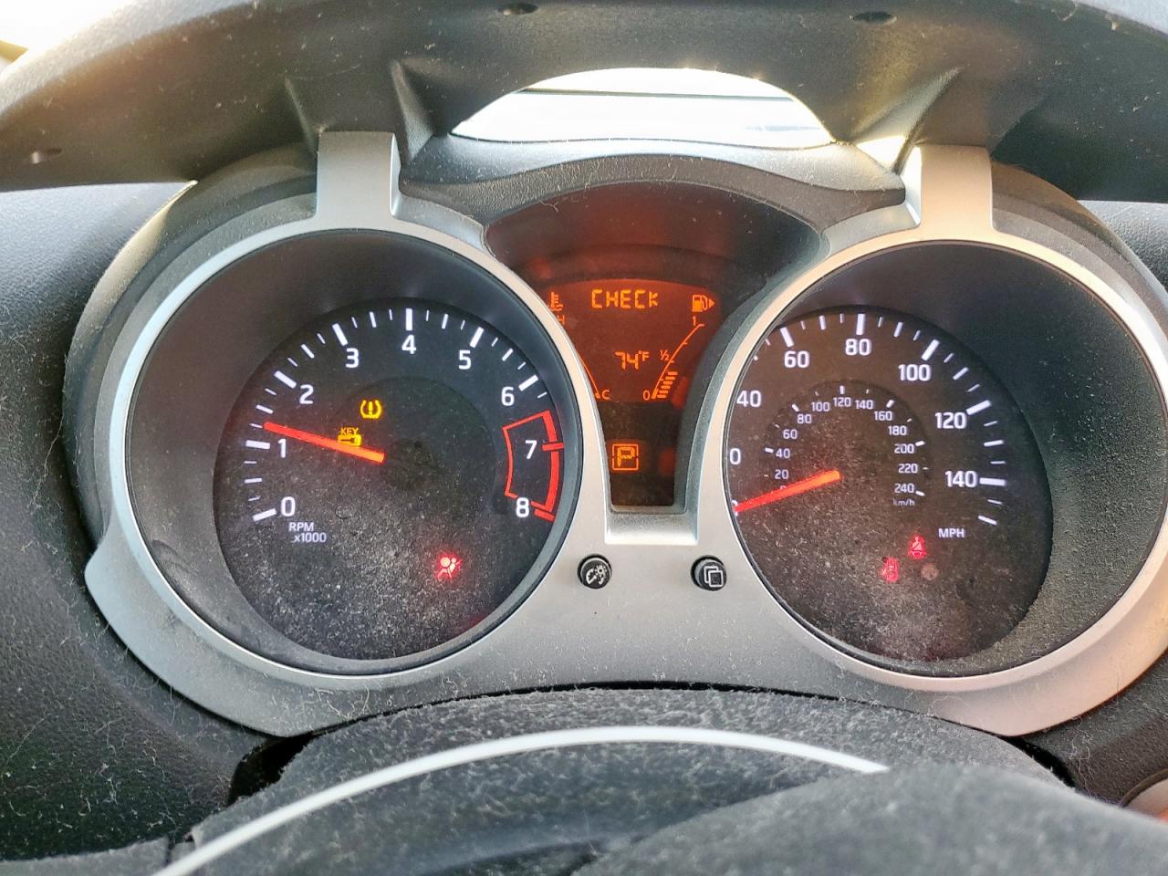 2014 Nissan Juke S VIN: JN8AF5MR2ET350572 Lot: 92254365