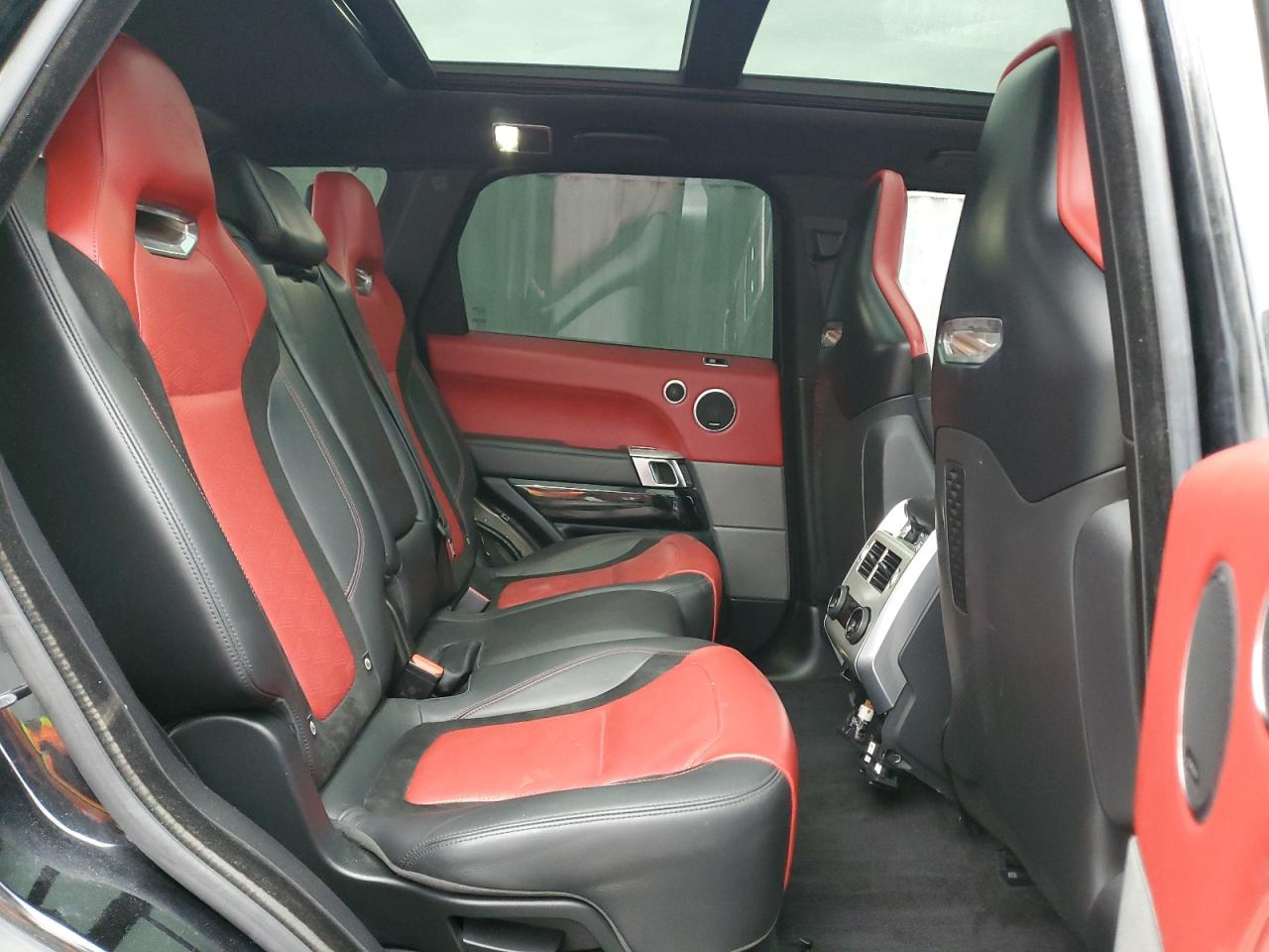 2019 Land Rover Range Rover Sport Svr VIN: SALWZ2SE2KA815598 Lot: 62174165