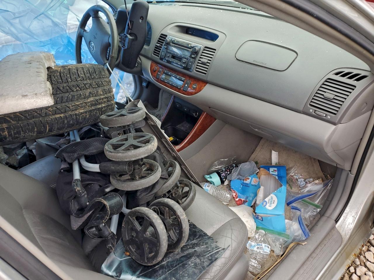 2002 Toyota Camry Le VIN: 4T1BF30K12U507801 Lot: 93185055