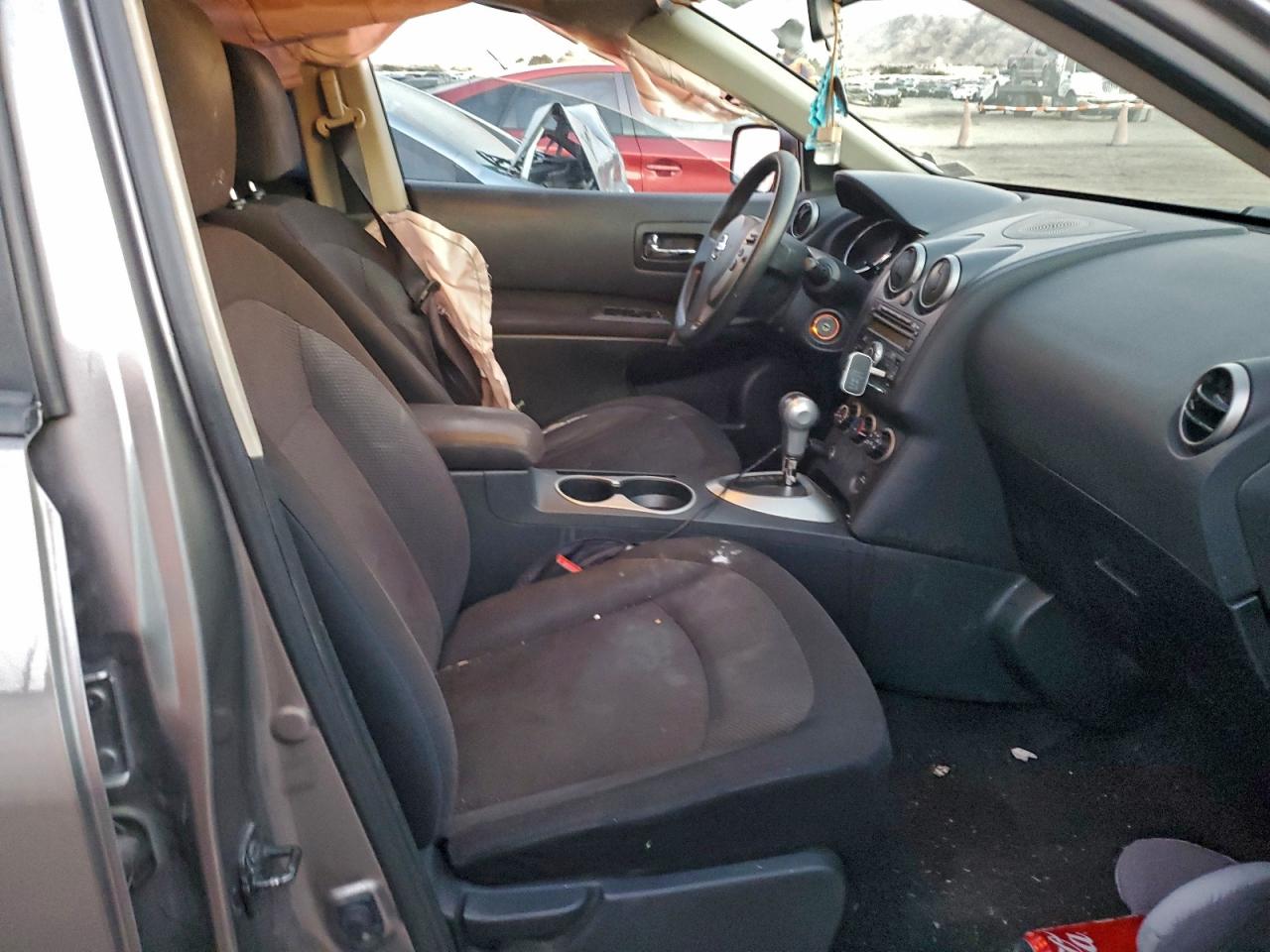 2011 Nissan Rogue S VIN: 565830 Lot: 94002045