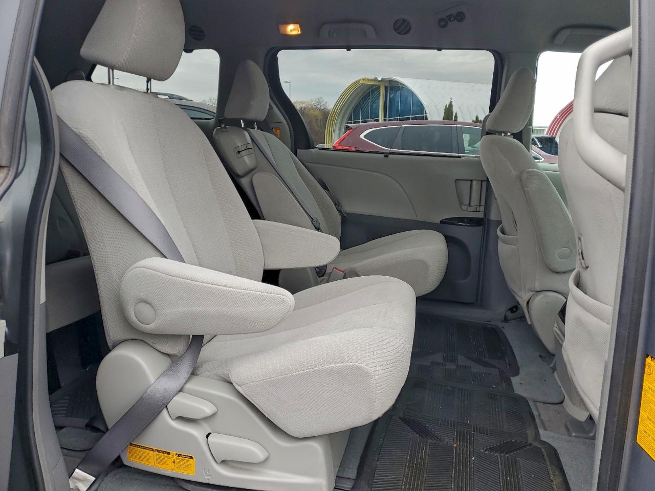 2011 Toyota Sienna Le VIN: 5TDKK3DC2BS075582 Lot: 93535415