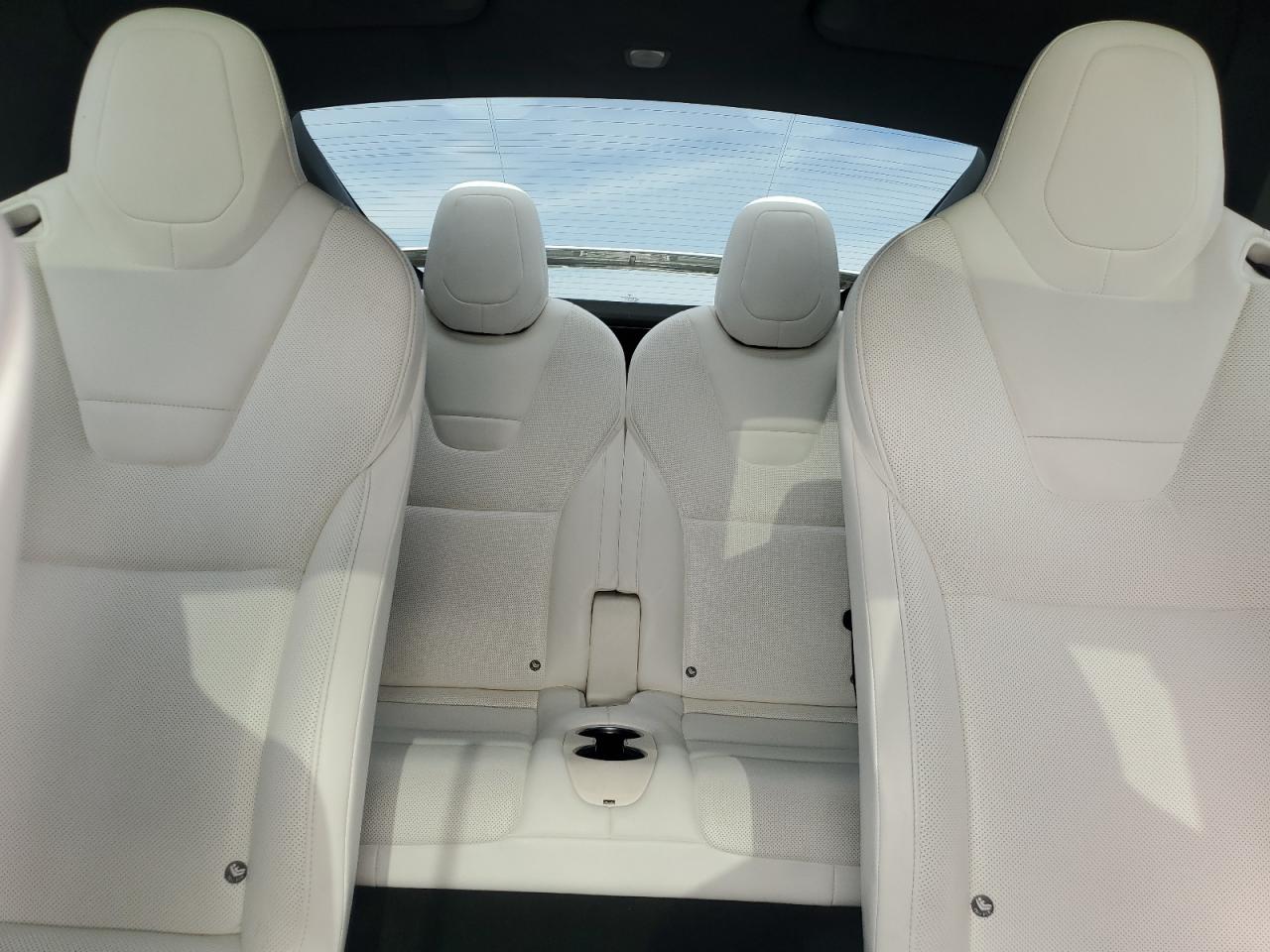 2016 Tesla Model X VIN: 5YJXCBE27GF027266 Lot: 92024655