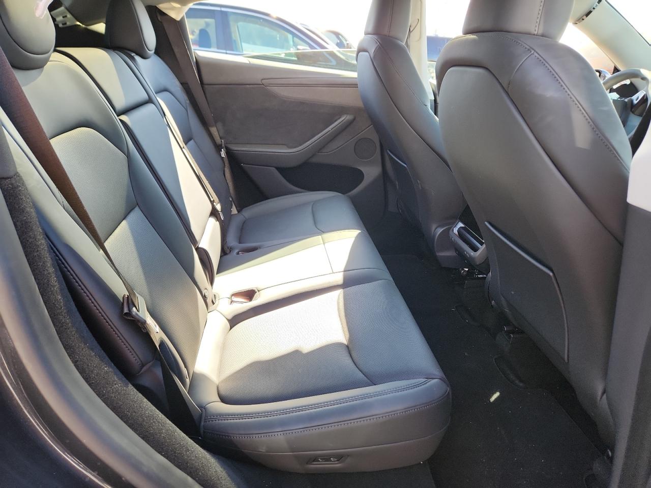 2026 Tesla Model Y VIN: 7SAYGDEE7TA389753 Lot: 91257205