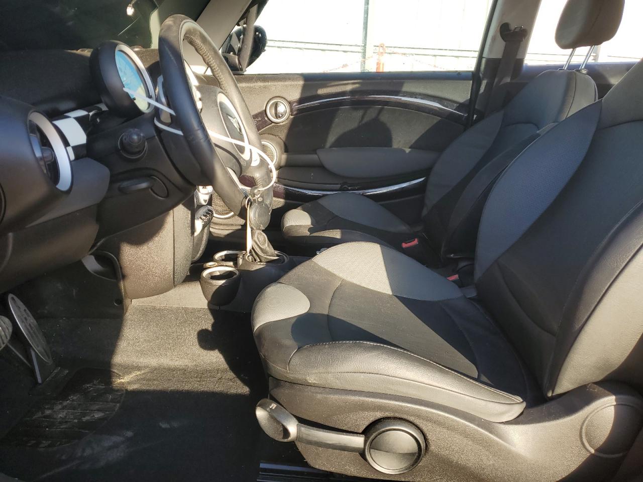 2008 Mini Cooper S VIN: WMWMF73588TV38808 Lot: 91618485