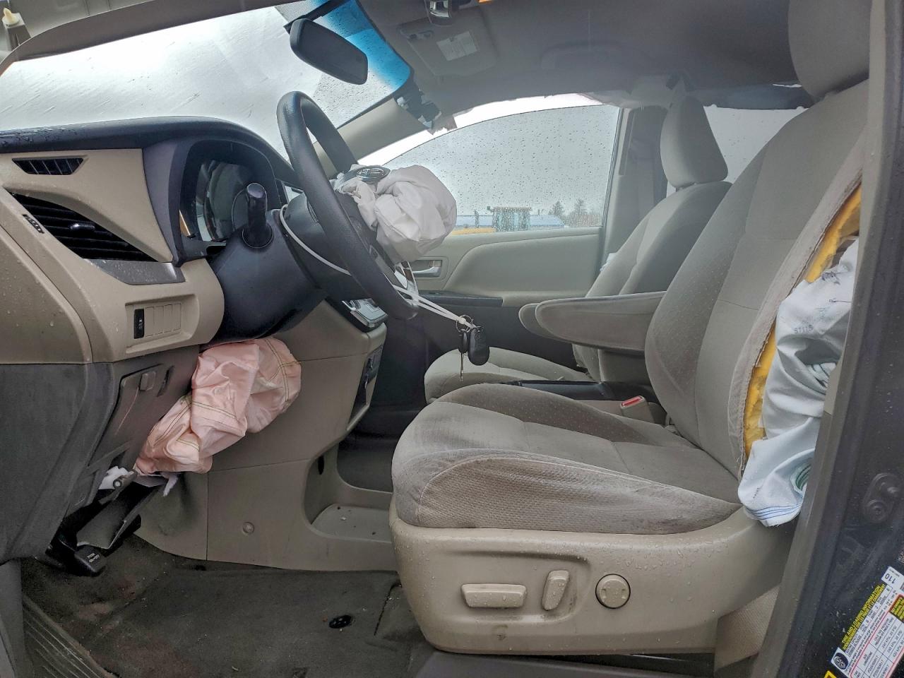 2016 Toyota Sienna Le VIN: 5TDKK3DC9GS733891 Lot: 94402575