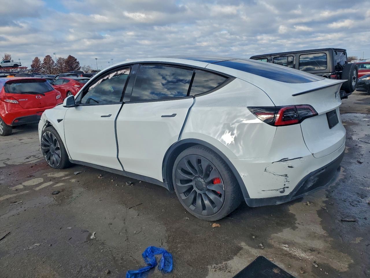 2021 Tesla Model Y VIN: 5YJYGDEF4MF079442 Lot: 94230405