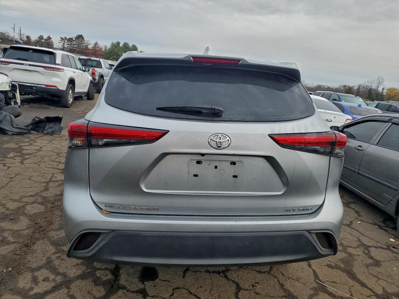 2022 Toyota Highlander Xle VIN: 5TDGZRBH4NS168370 Lot: 92924375