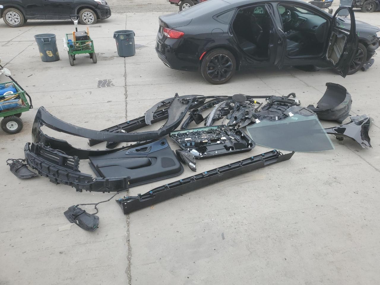 2015 Chrysler 200 S VIN: 1C3CCCBG5FN527094 Lot: 92109775