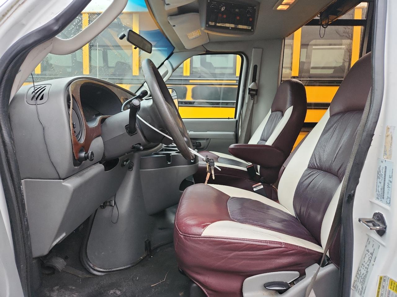 2007 Ford Econoline E350 Super Duty Cutaway Van VIN: 1FDSE35S37DA13717 Lot: 92990335