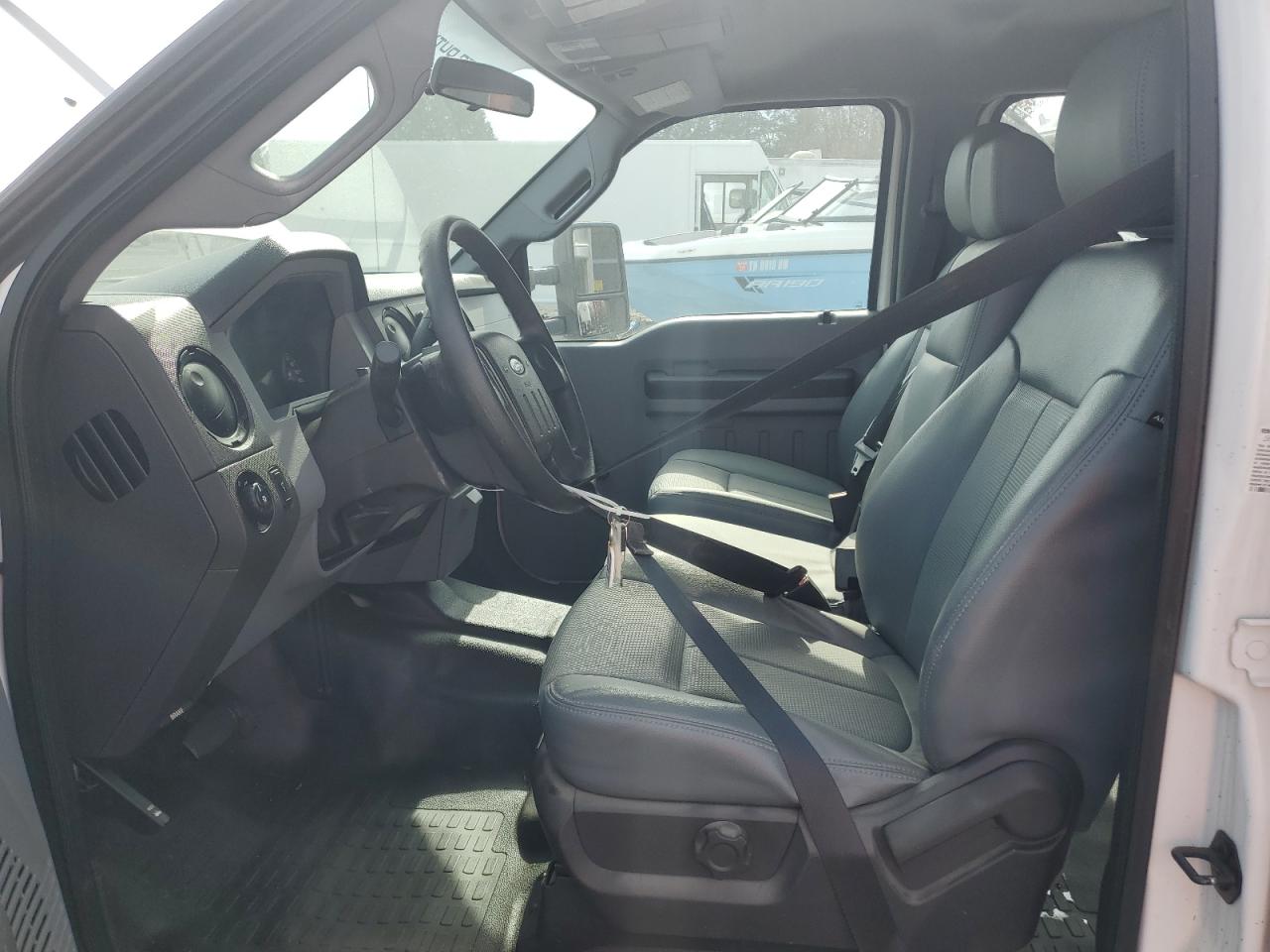 2015 Ford F350 Super Duty Flatbed Truck VIN: 1FD8W3G64FEC57716 Lot: 92682795