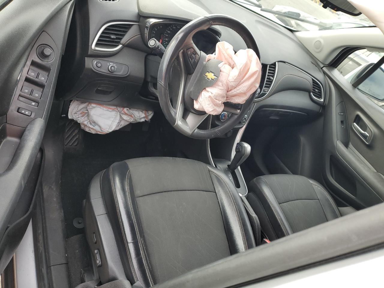 2020 Chevrolet Trax 1Lt VIN: KL7CJPSBXLB035555 Lot: 92718745