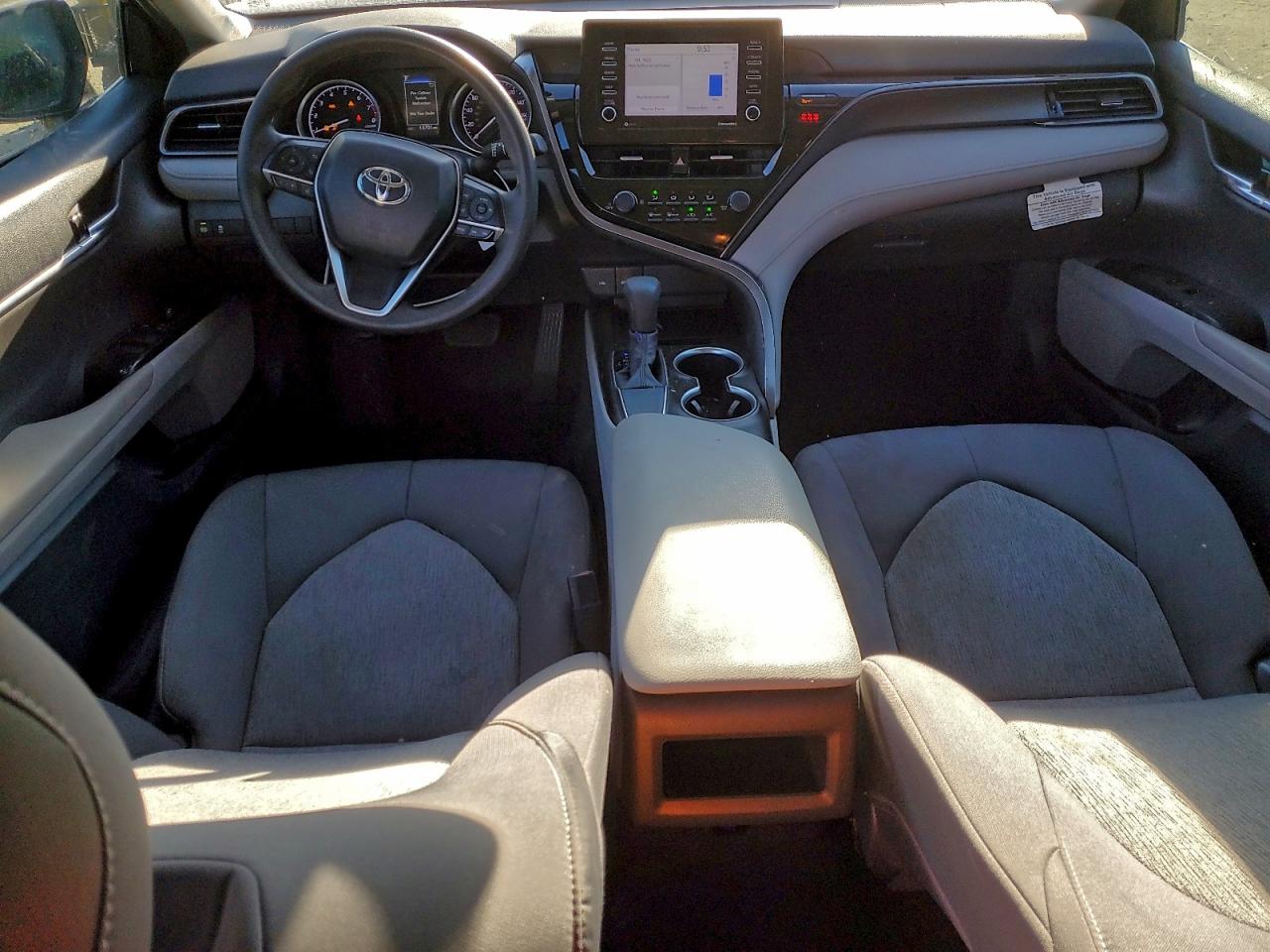 2021 Toyota Camry Le VIN: 4T1C11AK6MU585595 Lot: 93844585