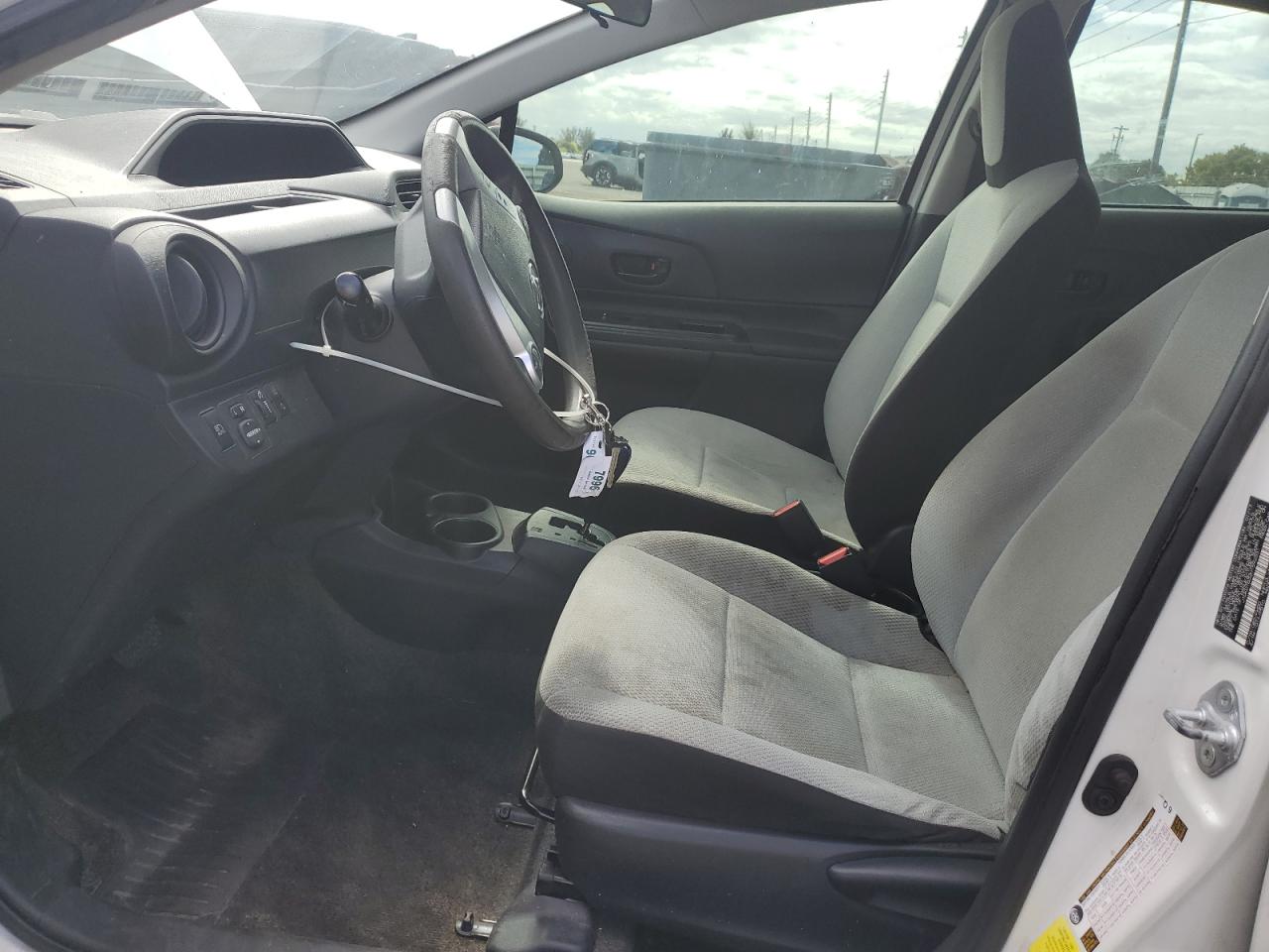 2017 Toyota Prius C VIN: JTDKDTB32H1592531 Lot: 91737085