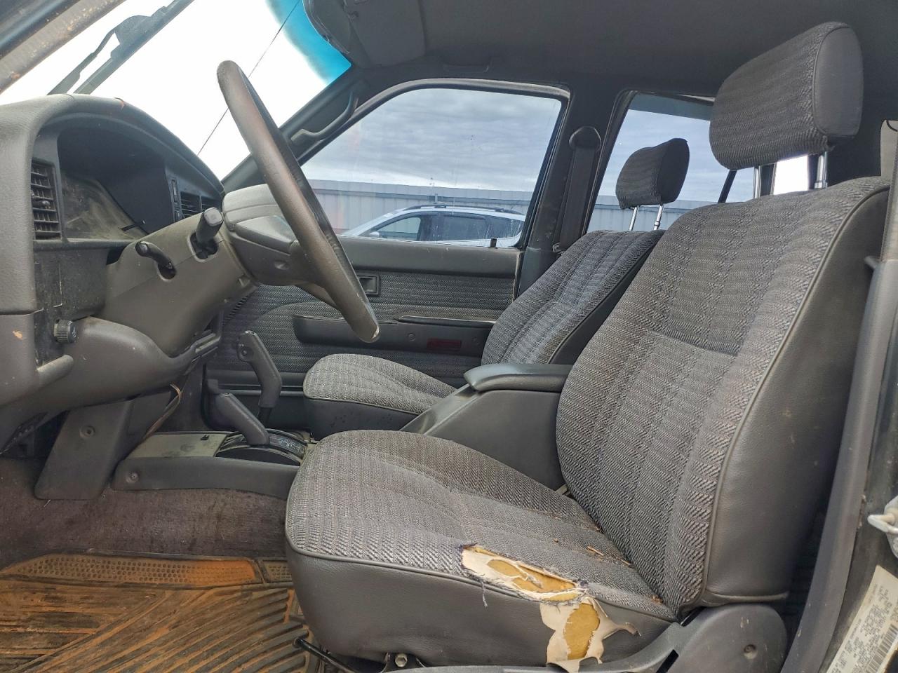 1994 Toyota 4Runner Vn39 Sr5 VIN: JT3VN39W0R0133567 Lot: 94342205