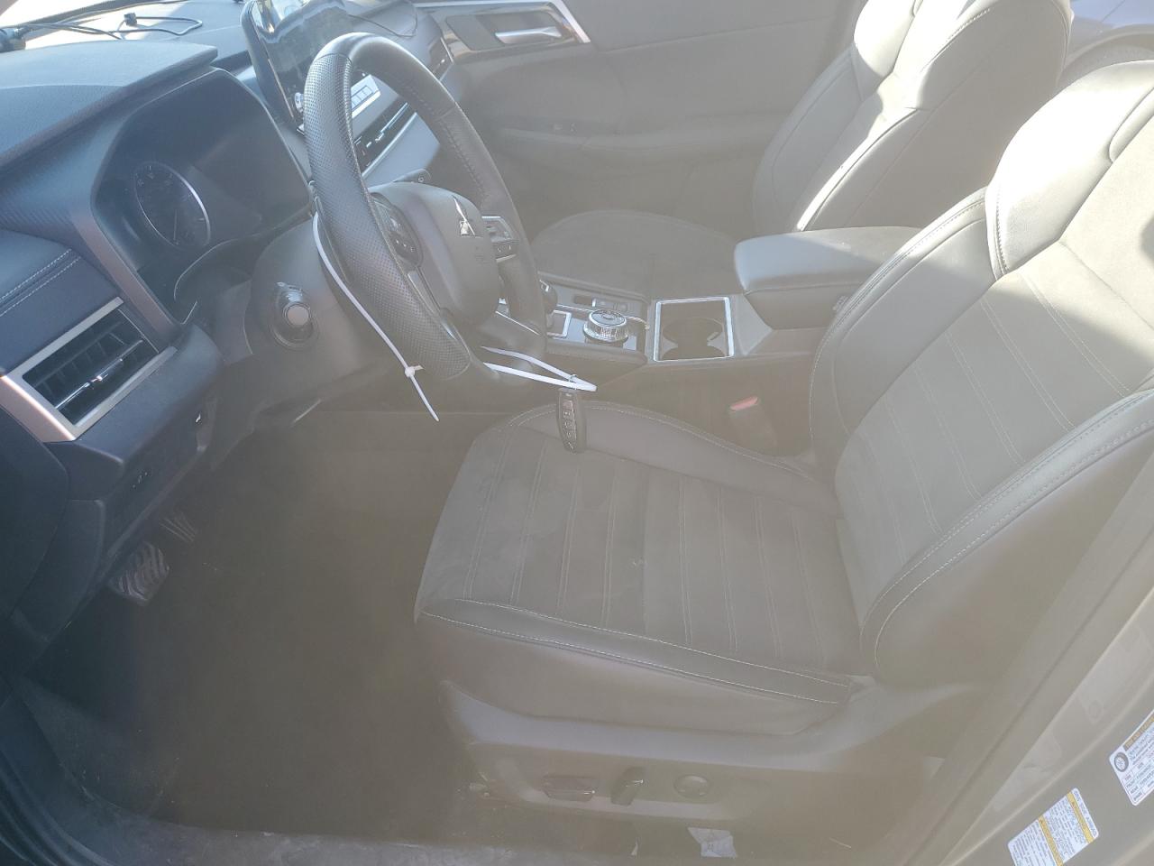 2024 Mitsubishi Outlander Se VIN: JA4J4VA83RZ023415 Lot: 91276315