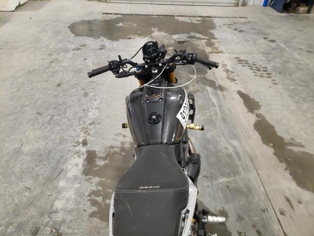 2023 INDIAN MOTORCYCLE CO. FTR R CARBON  