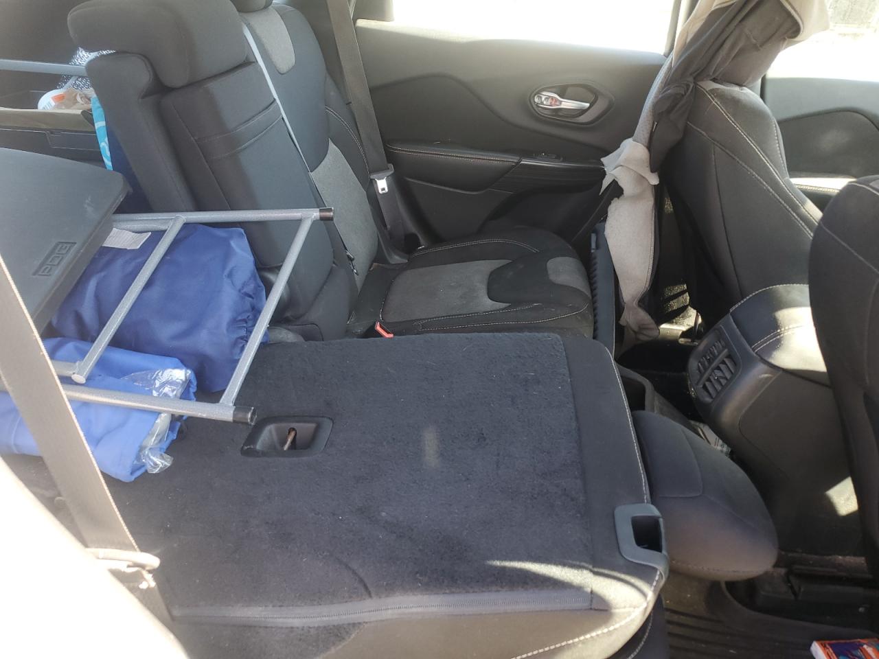 2015 Jeep Cherokee Sport VIN: 1C4PJLAB4FW660674 Lot: 91660875