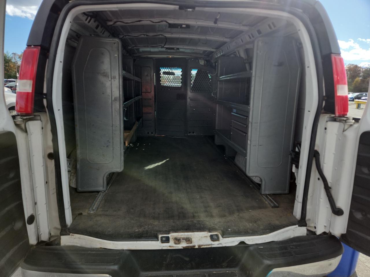 2018 Chevrolet Express G2500 VIN: 1GCWGAFGXJ1344849 Lot: 90442645