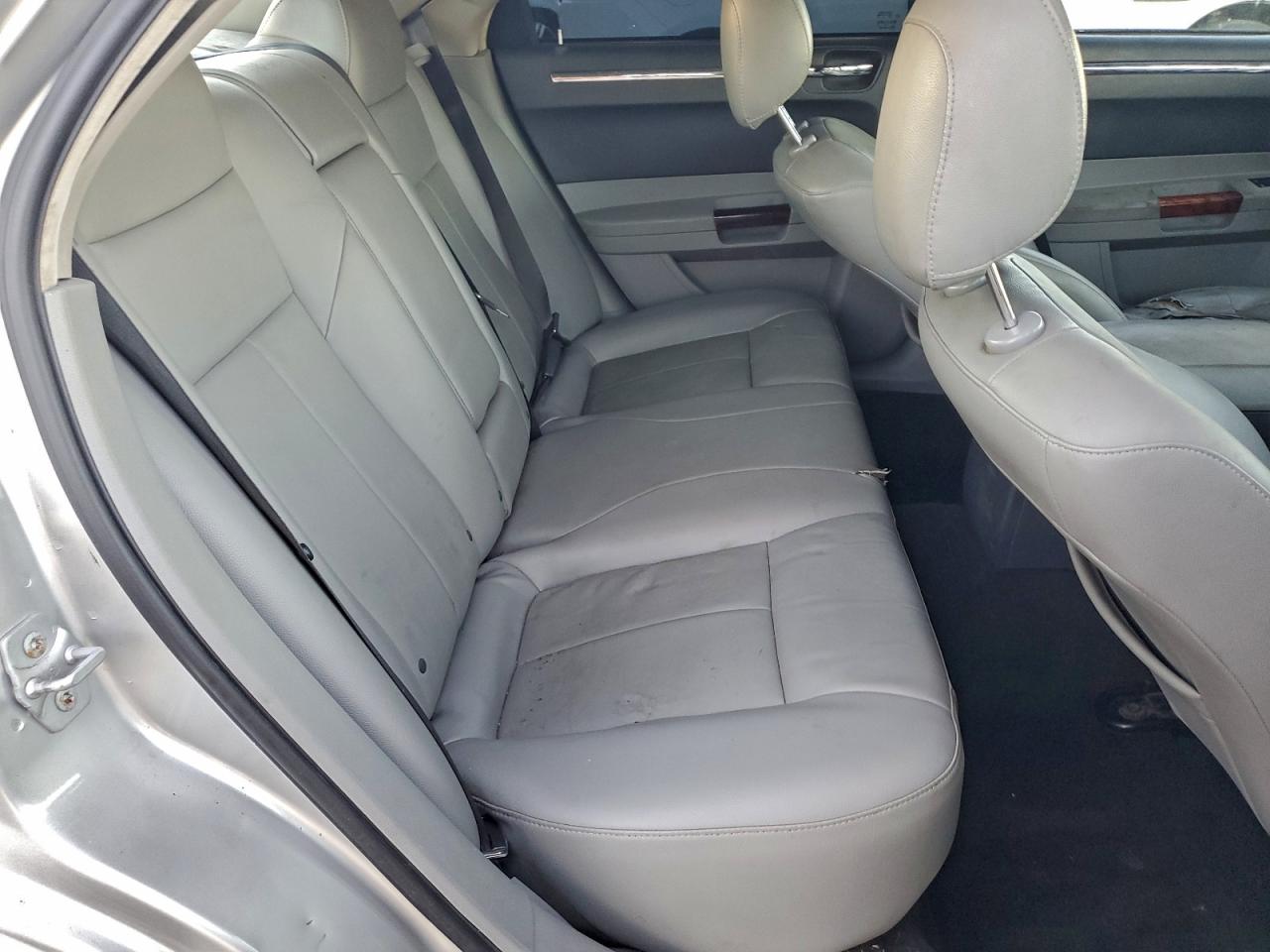 2007 Chrysler 300 Touring VIN: 2C3KA53G37H810759 Lot: 94266565