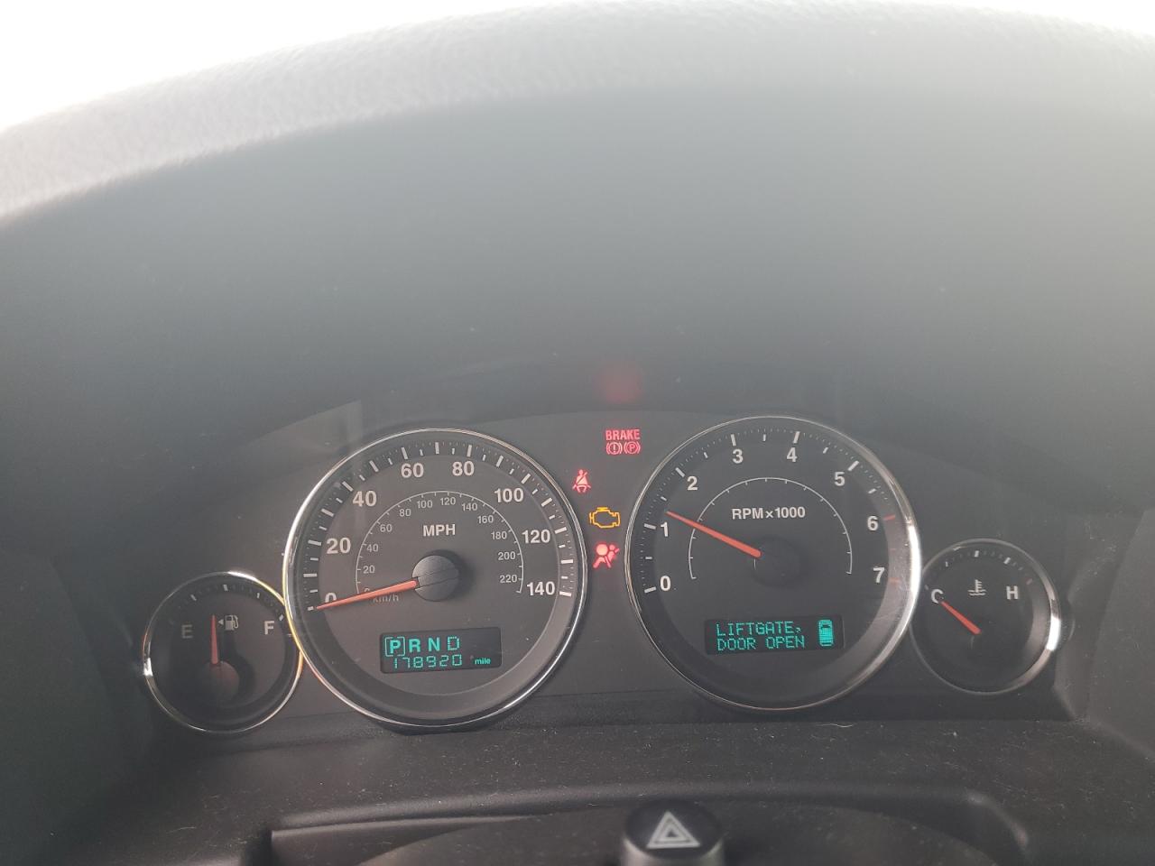 2007 Jeep Commander VIN: 1J8HH48K57C599407 Lot: 93412895