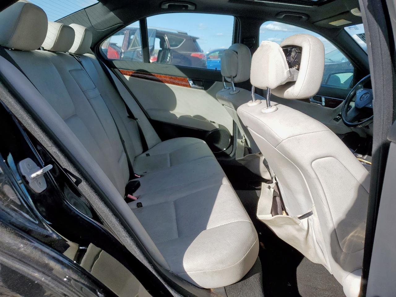 2010 Mercedes-Benz C 300 VIN: WDDGF5EB2AF421775 Lot: 92930735