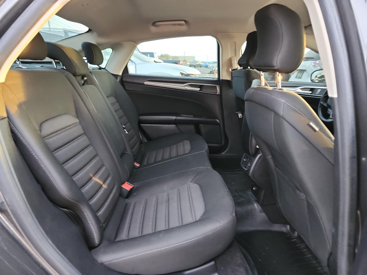 2019 Ford Fusion Se VIN: 3FA6P0LU2KR103725 Lot: 93480755