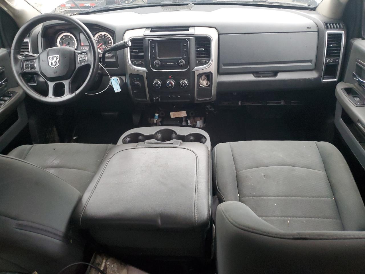 2018 Ram 3500 Flatbed Truck VIN: 3C63RRHL6JG401014 Lot: 92372825