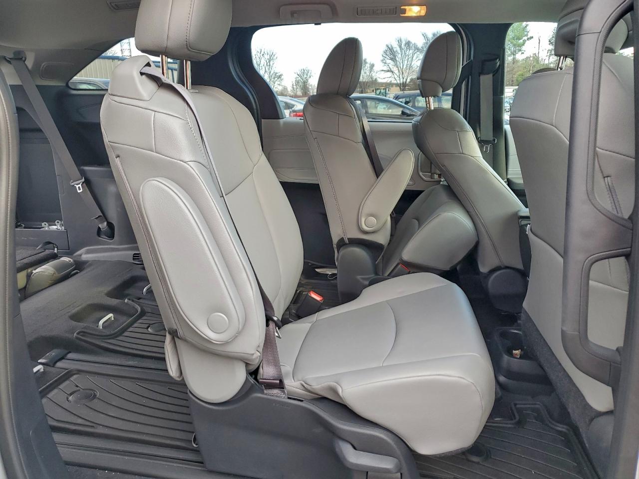 2025 Toyota Sienna Xle VIN: 5TDJSKFC3SS215013 Lot: 94161695