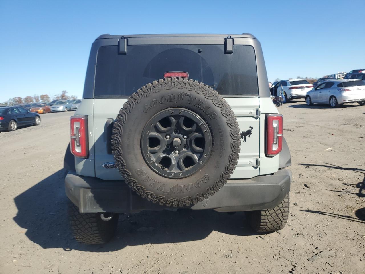 2022 Ford Bronco Base VIN: 1FMEE5DP3NLB56353 Lot: 91141615