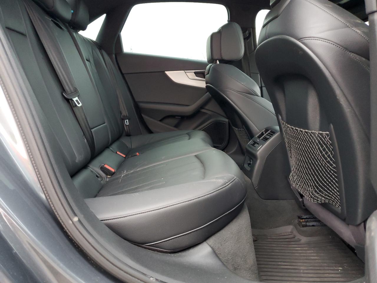 2017 Audi A4 Prestige VIN: WAUFNAF44HN045255 Lot: 91270395