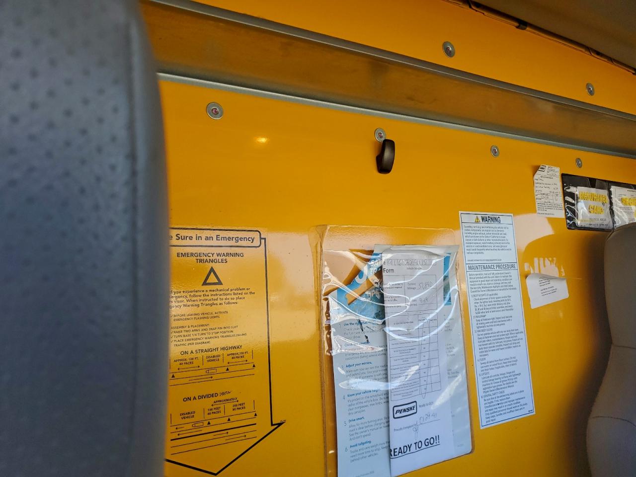 2023 Ford Econoline - Box Truck VIN: 1FDWE3FN9PDD03003 Lot: 94300895