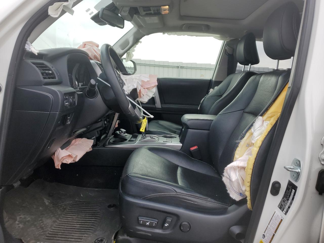 2020 Toyota 4Runner Sr5/Sr5 Premium VIN: JTEBU5JR4L5811570 Lot: 93505645