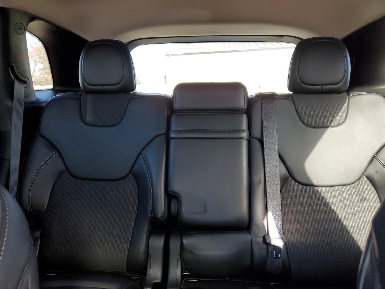 2018 Jeep Cherokee Latitude Plus VIN: 1C4PJMLX2JD517256 Lot: 92472445