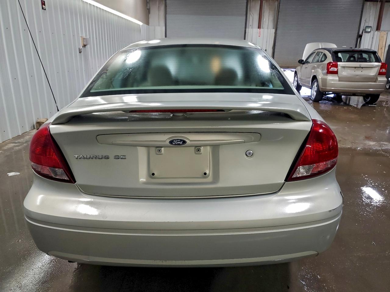 2005 Ford Taurus Se VIN: 1FAFP53295A204318 Lot: 93972745