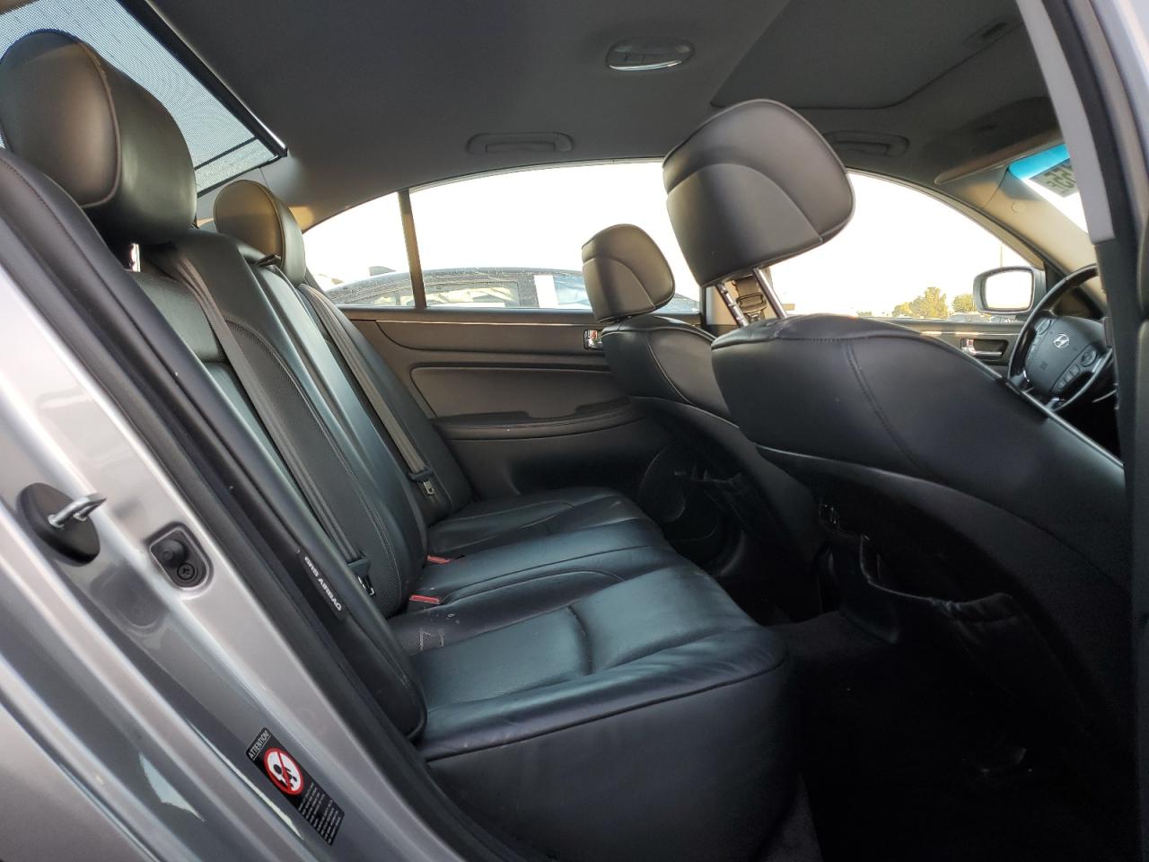 2009 Hyundai Genesis 4.6L VIN: KMHGC46F19U055115 Lot: 90932155