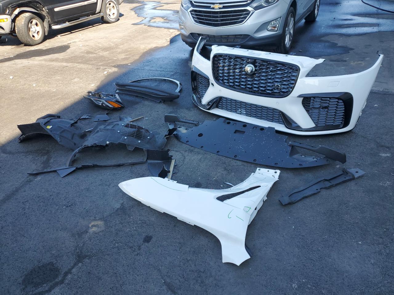 2025 Jaguar F-Pace Svr 575 Edition VIN: SADCZ2FE0SA754695 Lot: 93424135