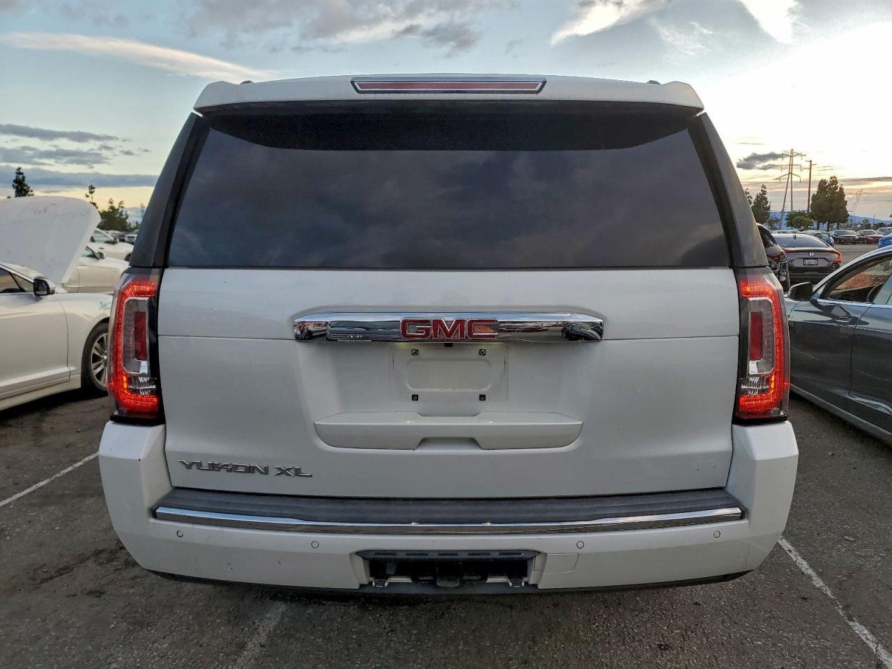 2018 GMC Yukon Xl Denali VIN: 1GKS2HKJ6JR172879 Lot: 94153005