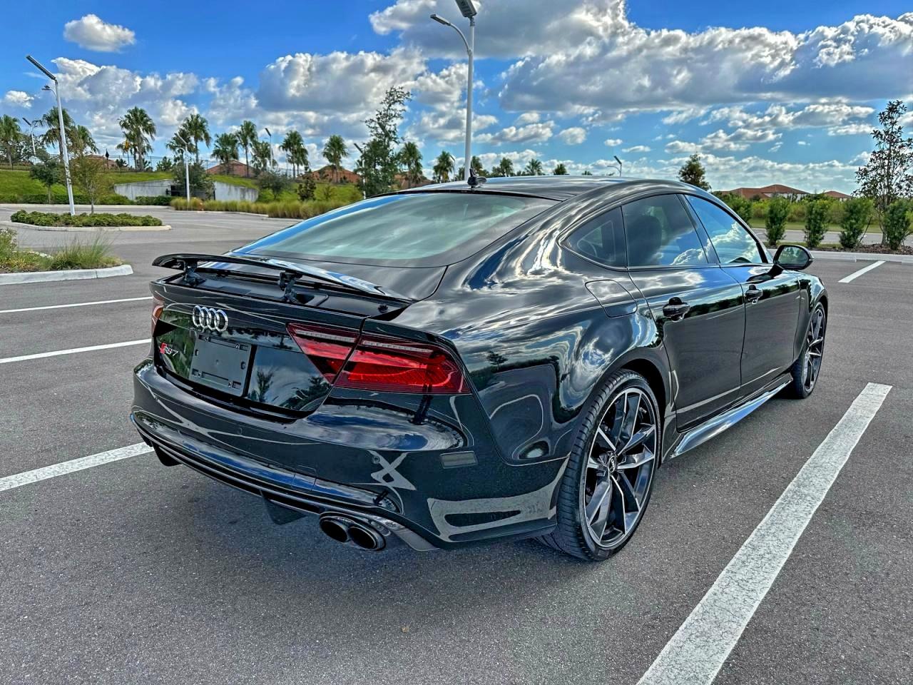 Фото: WUAWRBFC3HN901930