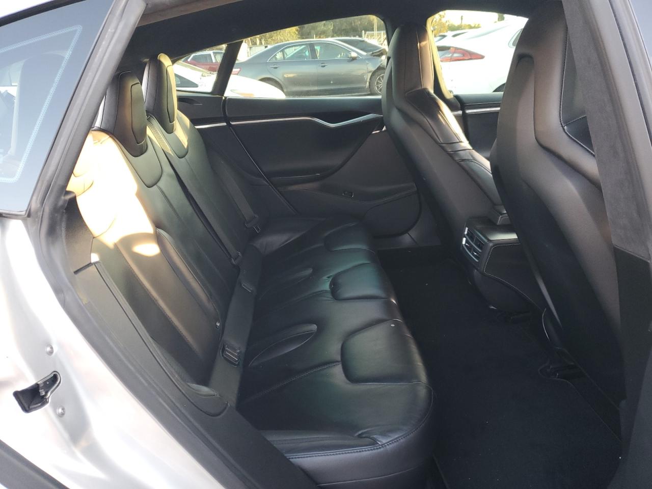 2015 Tesla Model S VIN: 5YJSA1E22FF119619 Lot: 93091905