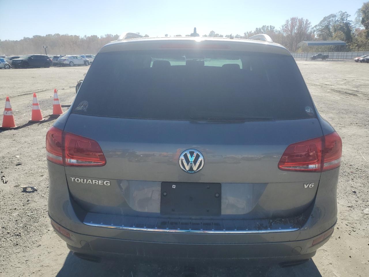 2014 Volkswagen Touareg V6 VIN: WVGEF9BPXED008735 Lot: 90682865